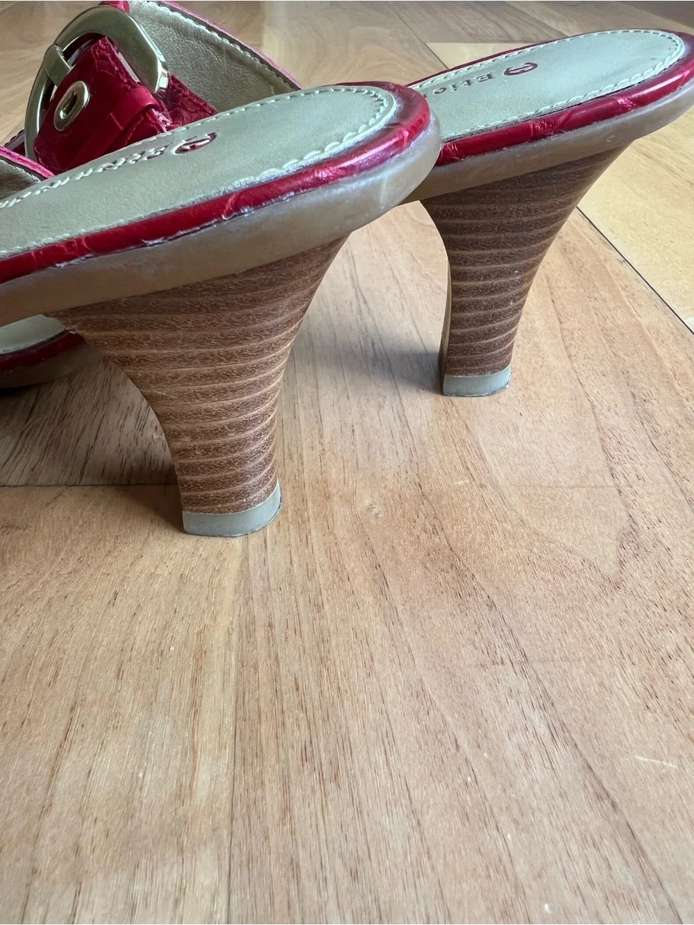 Women’s Size 8 Red Crocodile Print Etienne Aigner Heeled Sandals